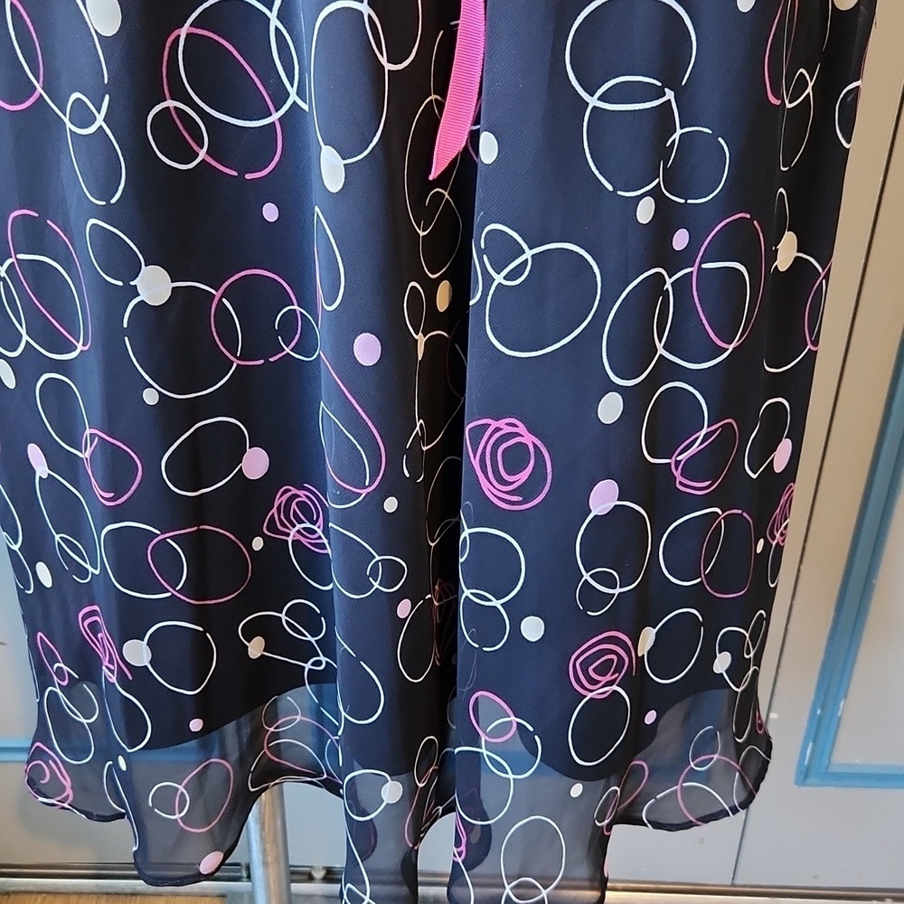 Scarlett Black Sleeveless Dress with Pink Ribbon - Picture 5 of 12
